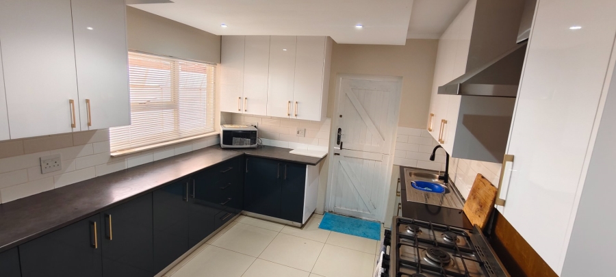 4 Bedroom Property for Sale in Strandfontein Village Western Cape